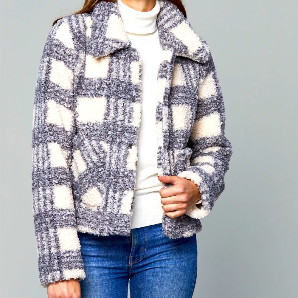 Dolce Cabo Gray and Cream Plush Teddy Jacket